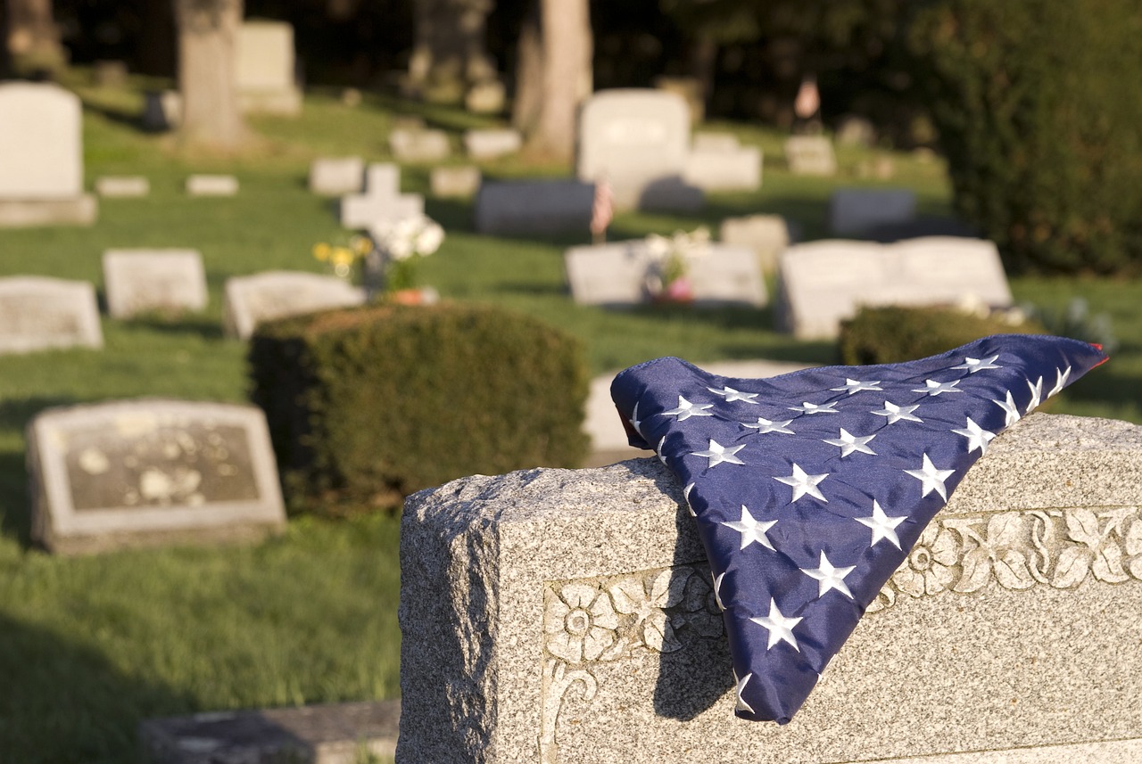 veteran, cemetery, flag-1885567.jpg